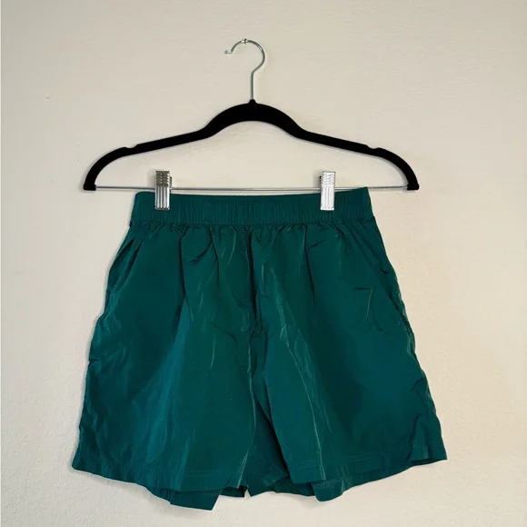 Aritzia TNA Deep Green Shorts - Picture 3 of 3